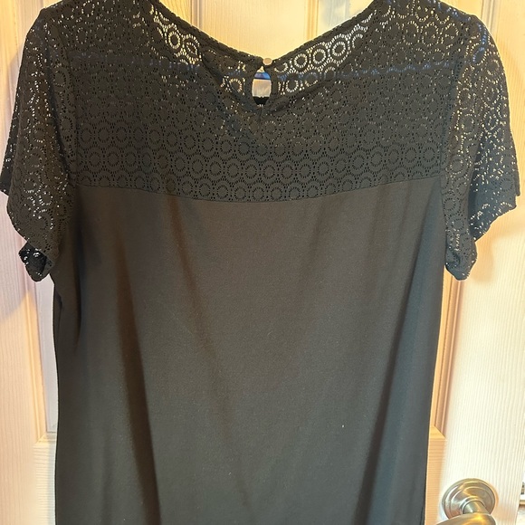 Women’s Ann Taylor Top - Picture 2 of 4